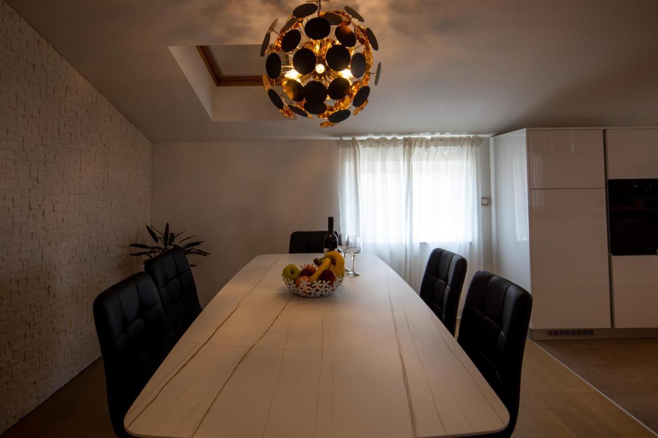 Lumaja Luxury Apartman Биоград на Мору Екстериор снимка