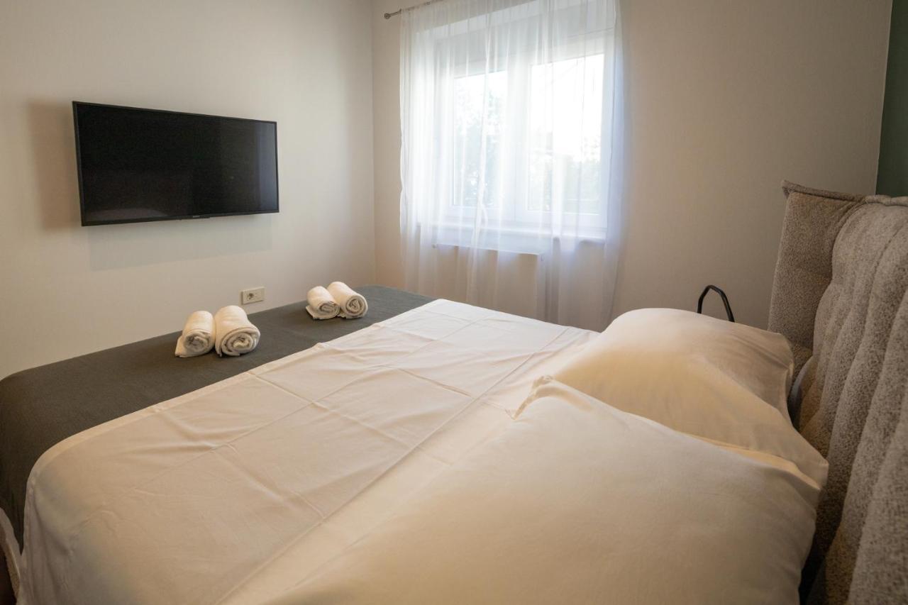 Lumaja Luxury Apartman Биоград на Мору Екстериор снимка