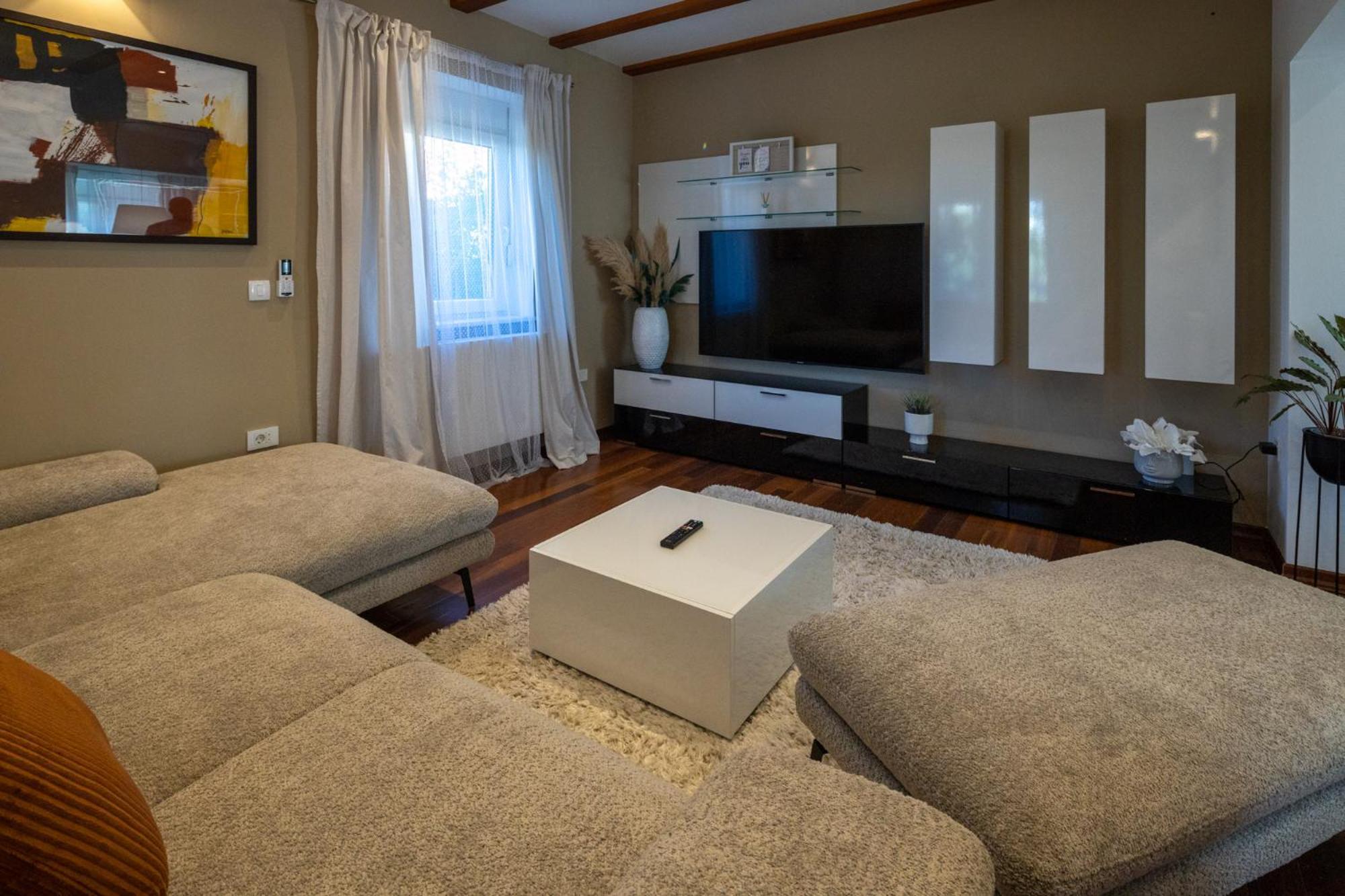 Lumaja Luxury Apartman Биоград на Мору Екстериор снимка